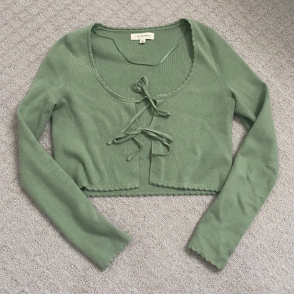 S Green Crop Sweater Tie Front with Scalloped Edges